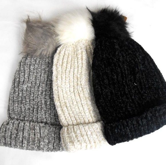 Women's Black Beanie - Picture 5 of 5